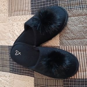 VS Slippers ❤️ NWT